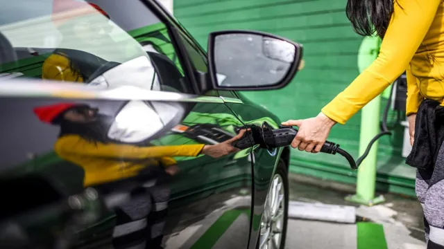 Do electric cars use gasoline?